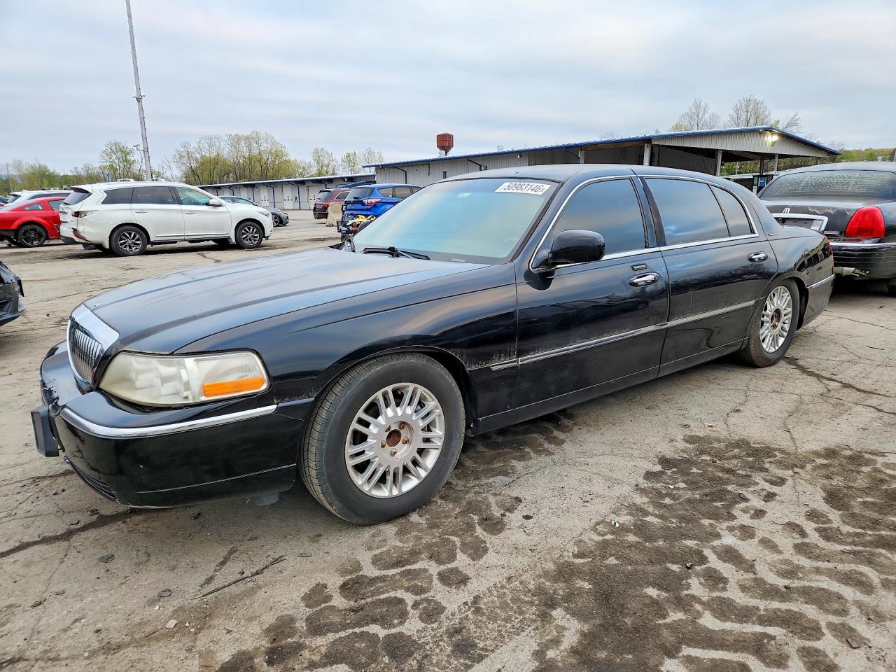 Salvage Lincoln Towncar Image
