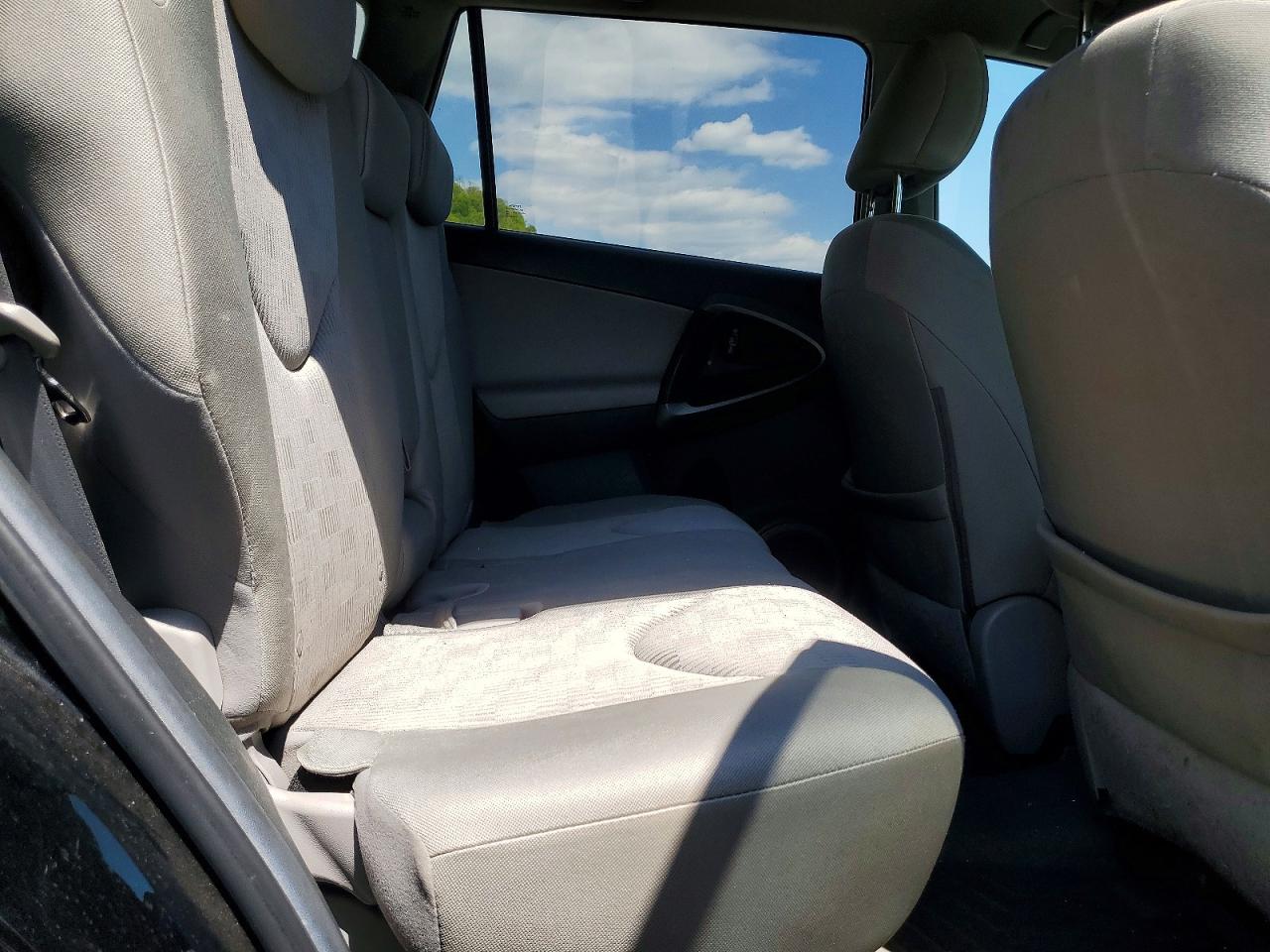 Toyota RAV4 Base