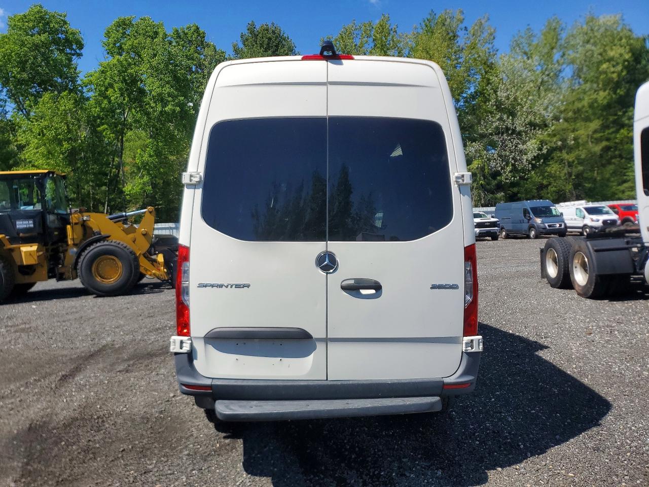 Mercedes-Benz Sprinter 2500