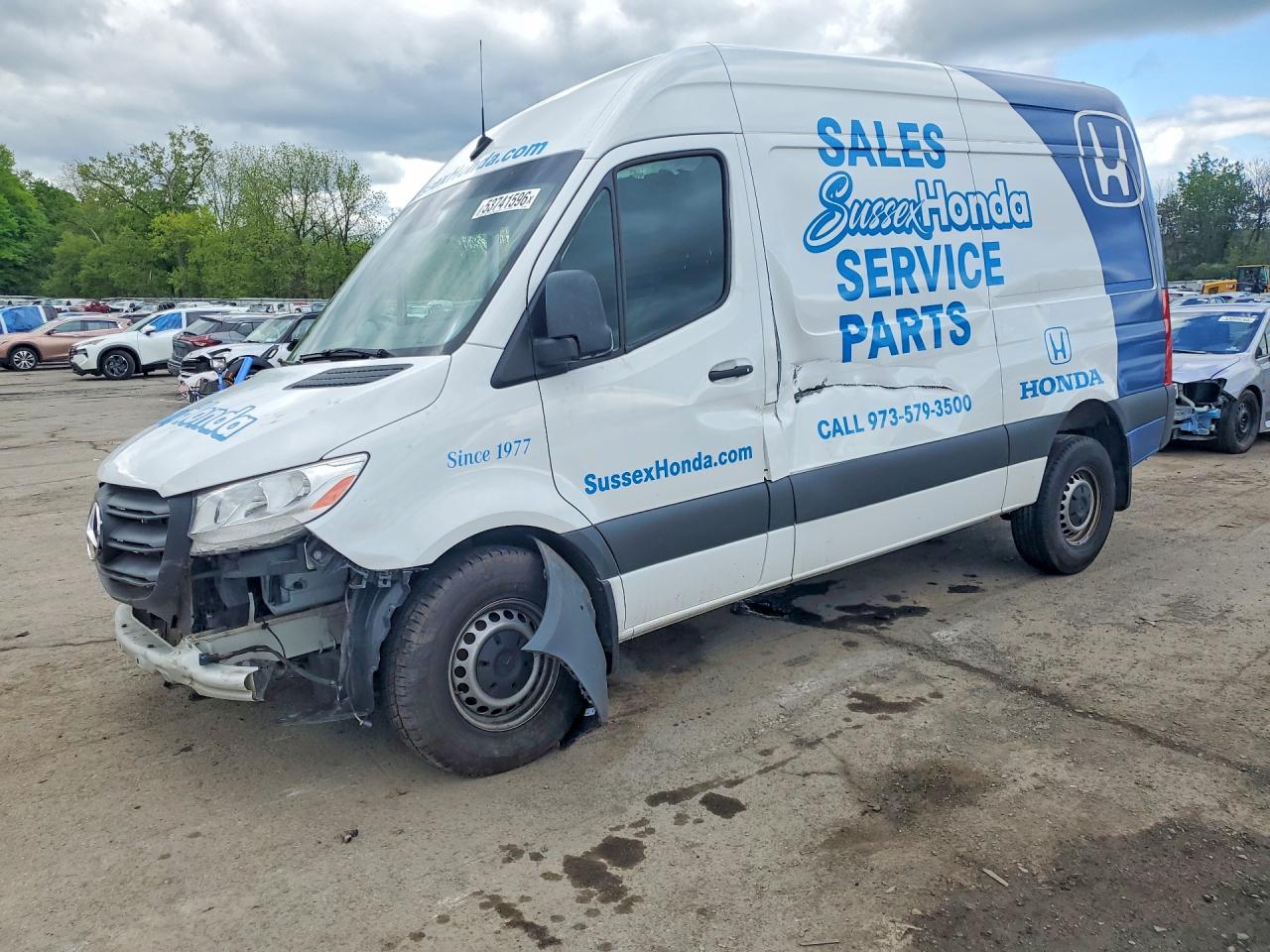 Salvage Mercedes-Benz Sprinter Image