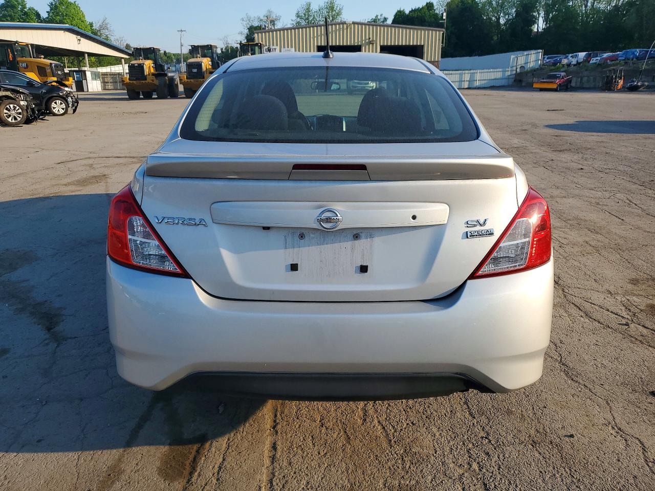 Nissan Versa Sv