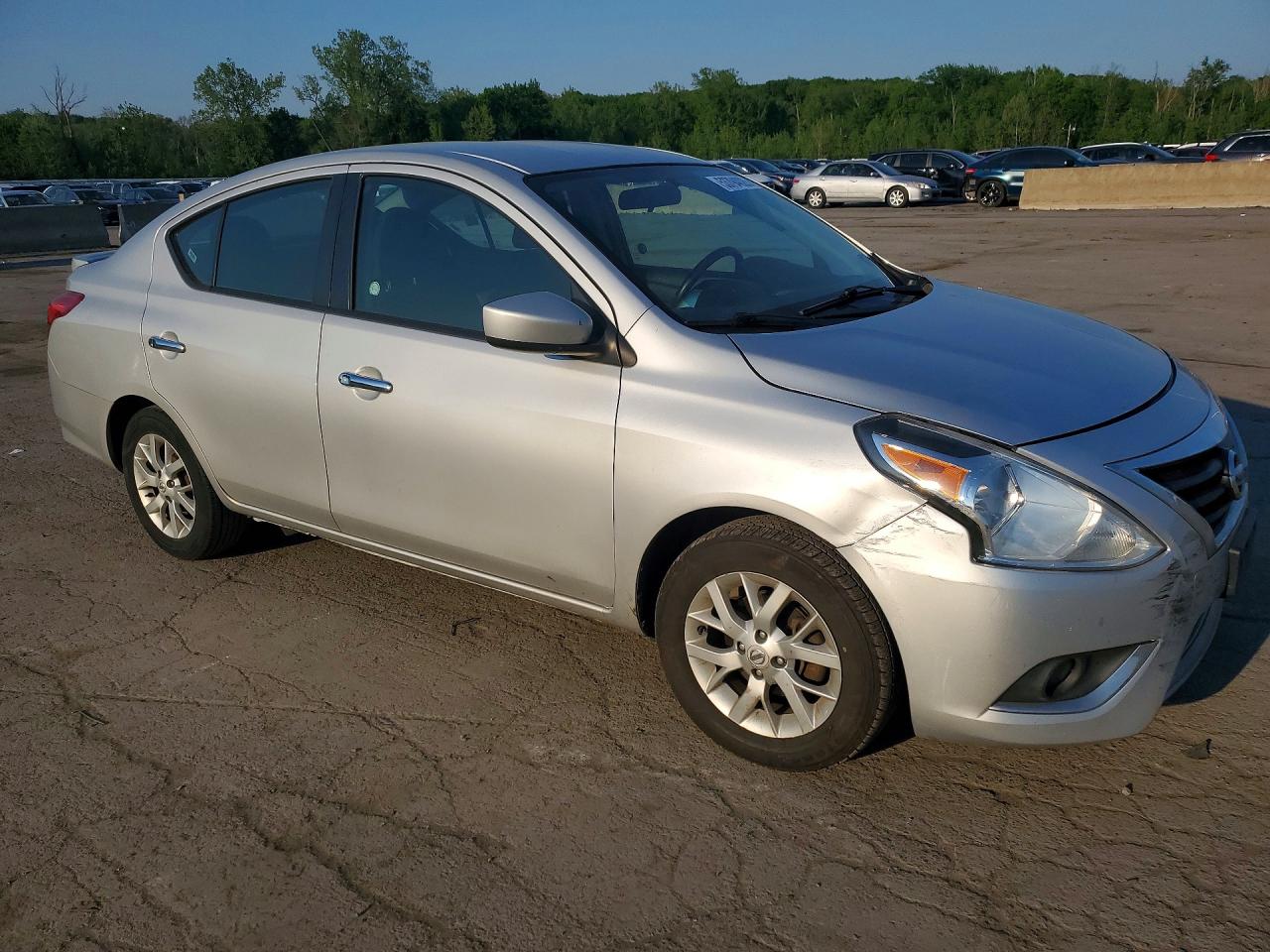 Nissan Versa Sv