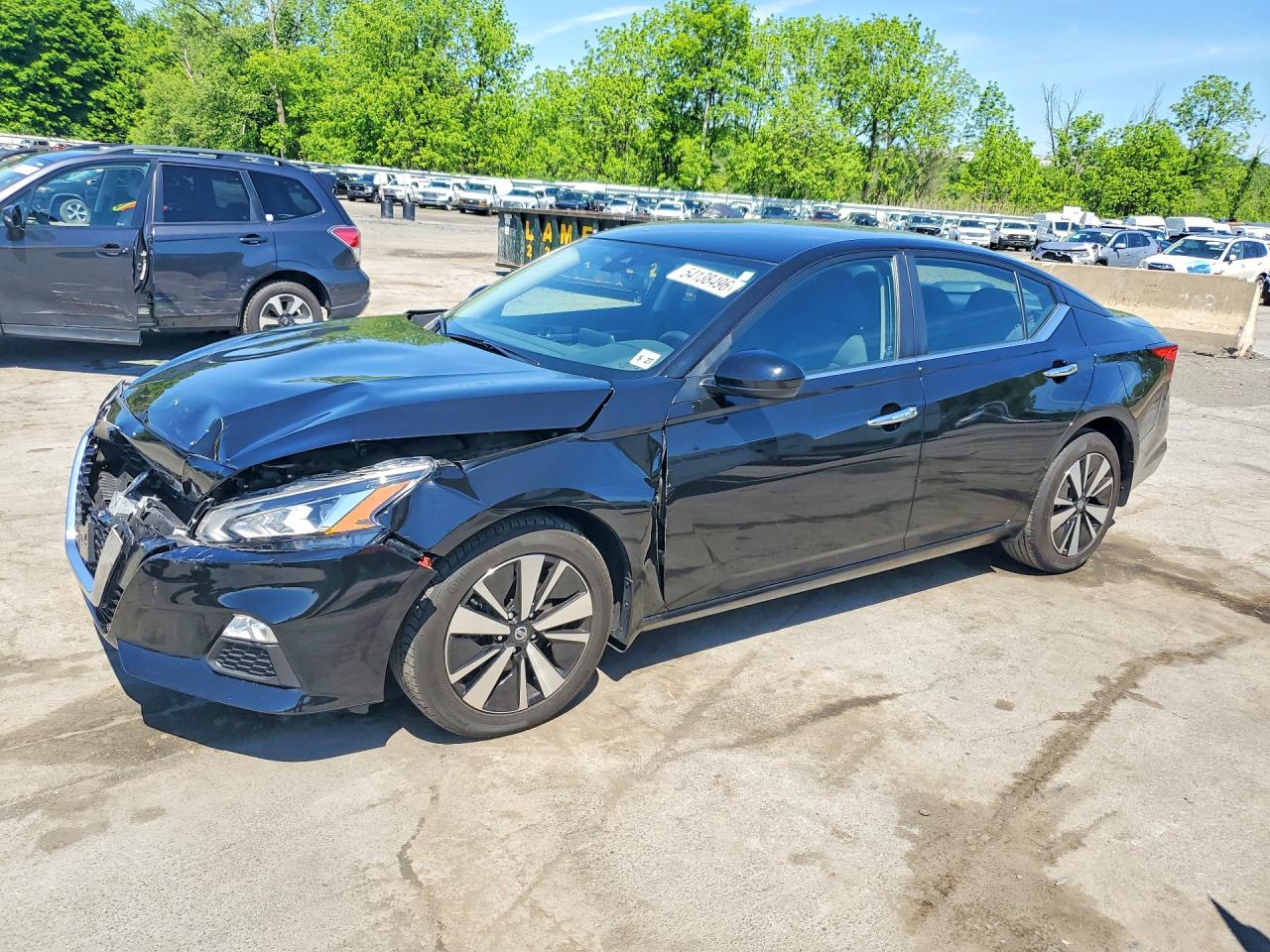 Salvage Nissan Altima Image
