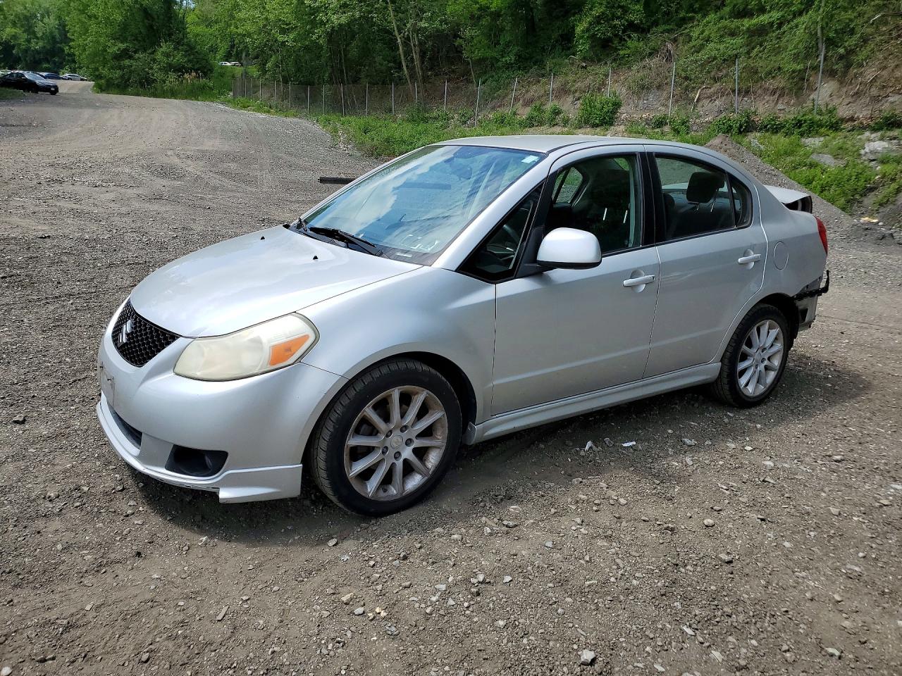 Salvage Suzuki SX4 Image