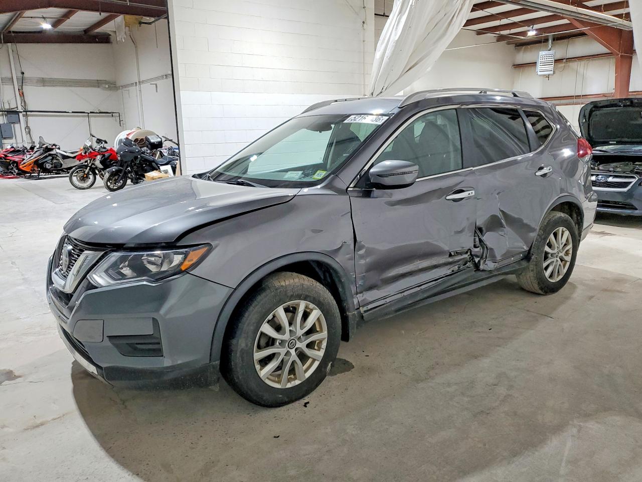 Salvage Nissan Rogue Image