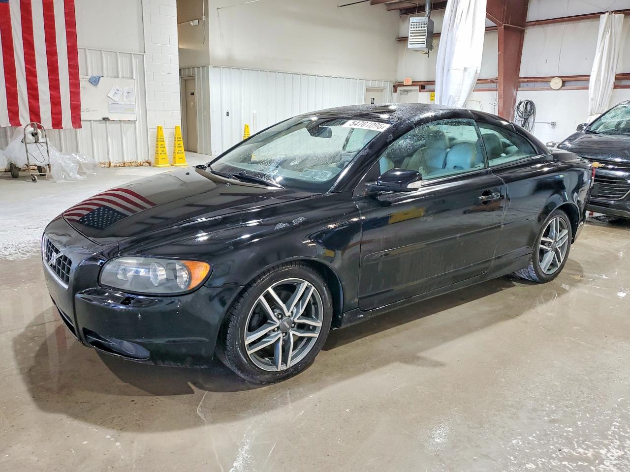 Salvage Volvo C70 Image