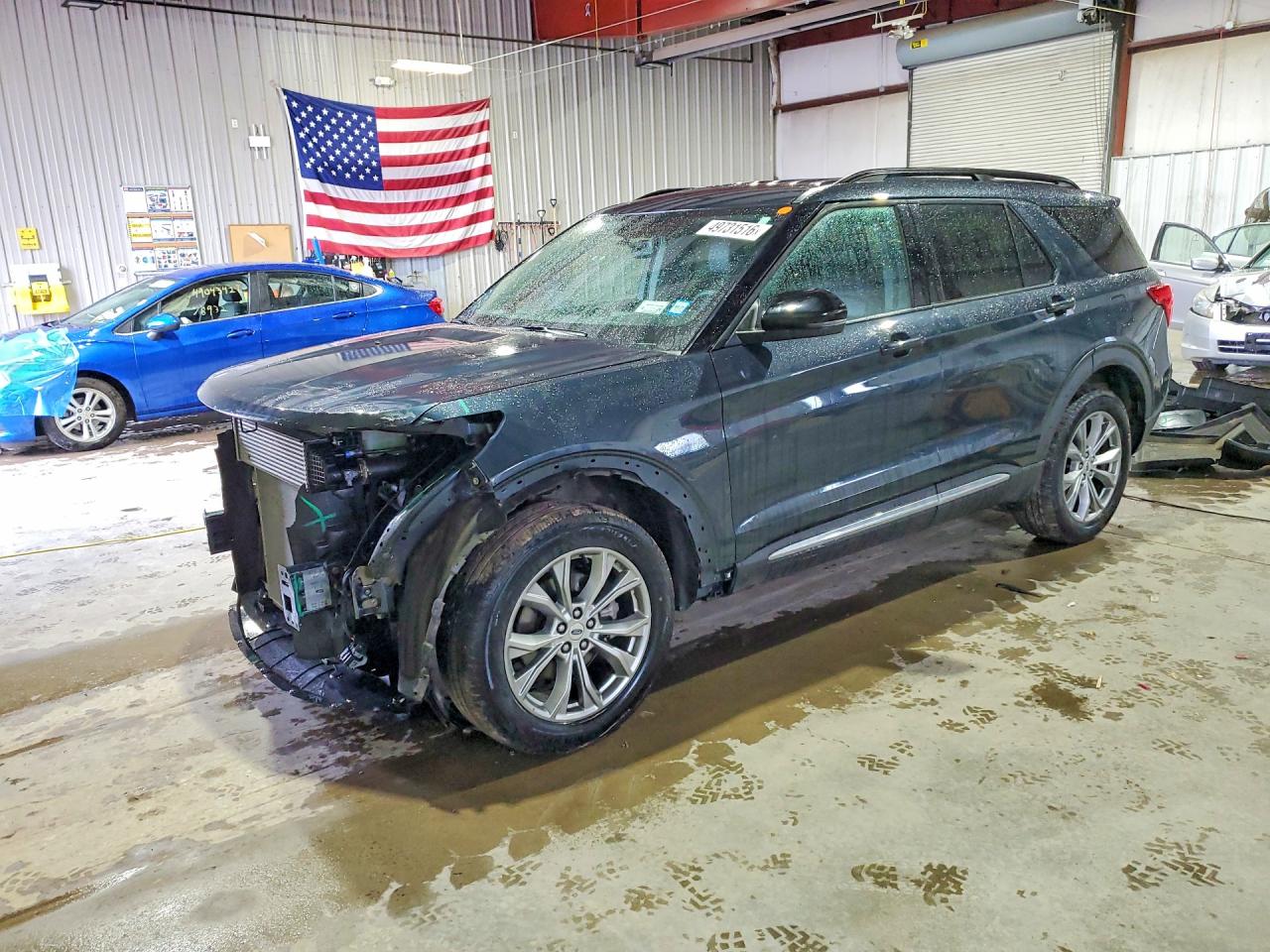 Salvage Ford Explorer Image