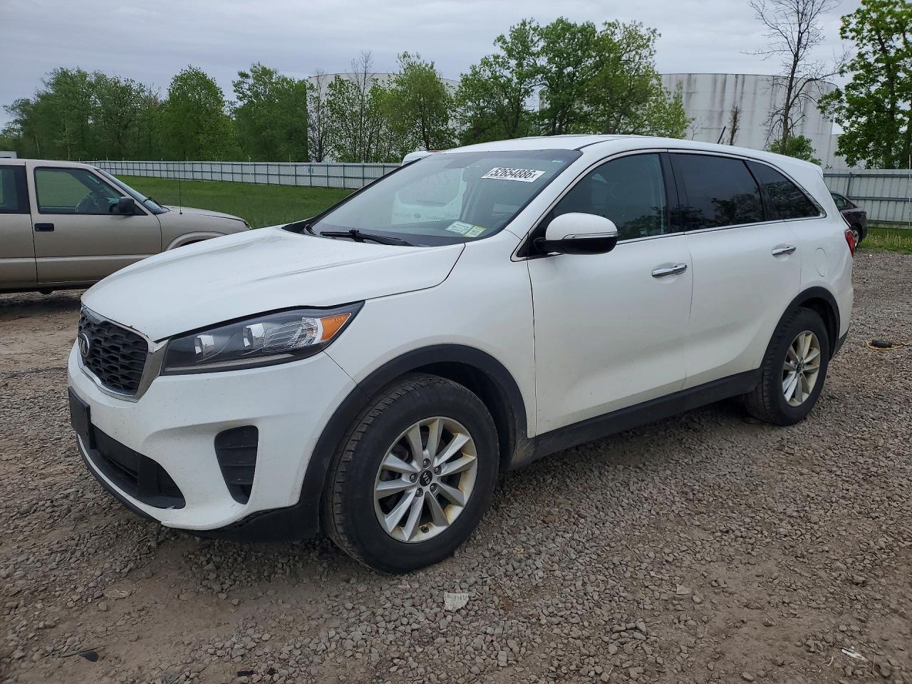 Salvage Kia Sorento Image
