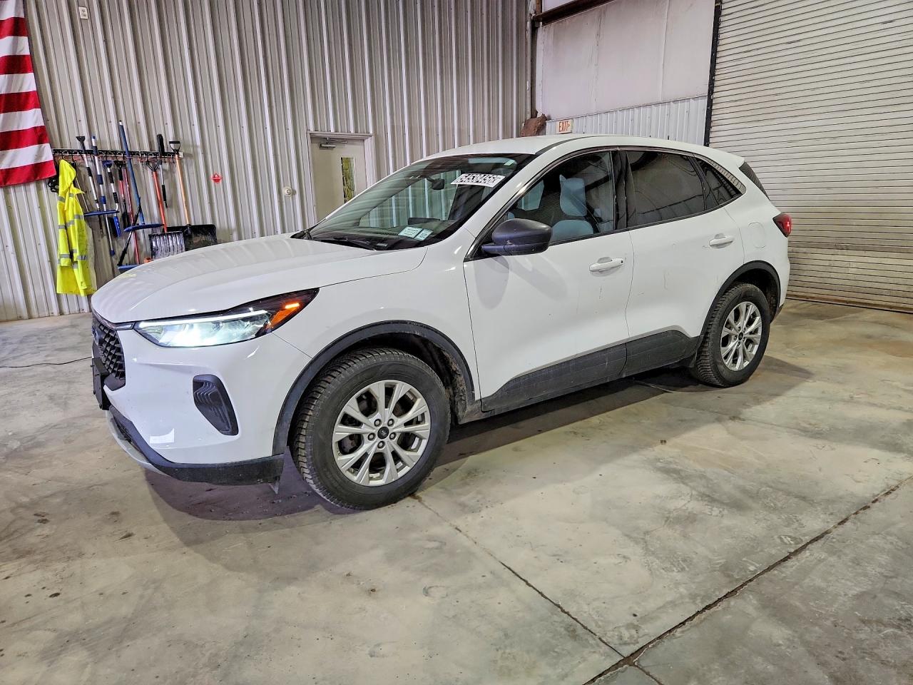 Salvage Ford Escape Image
