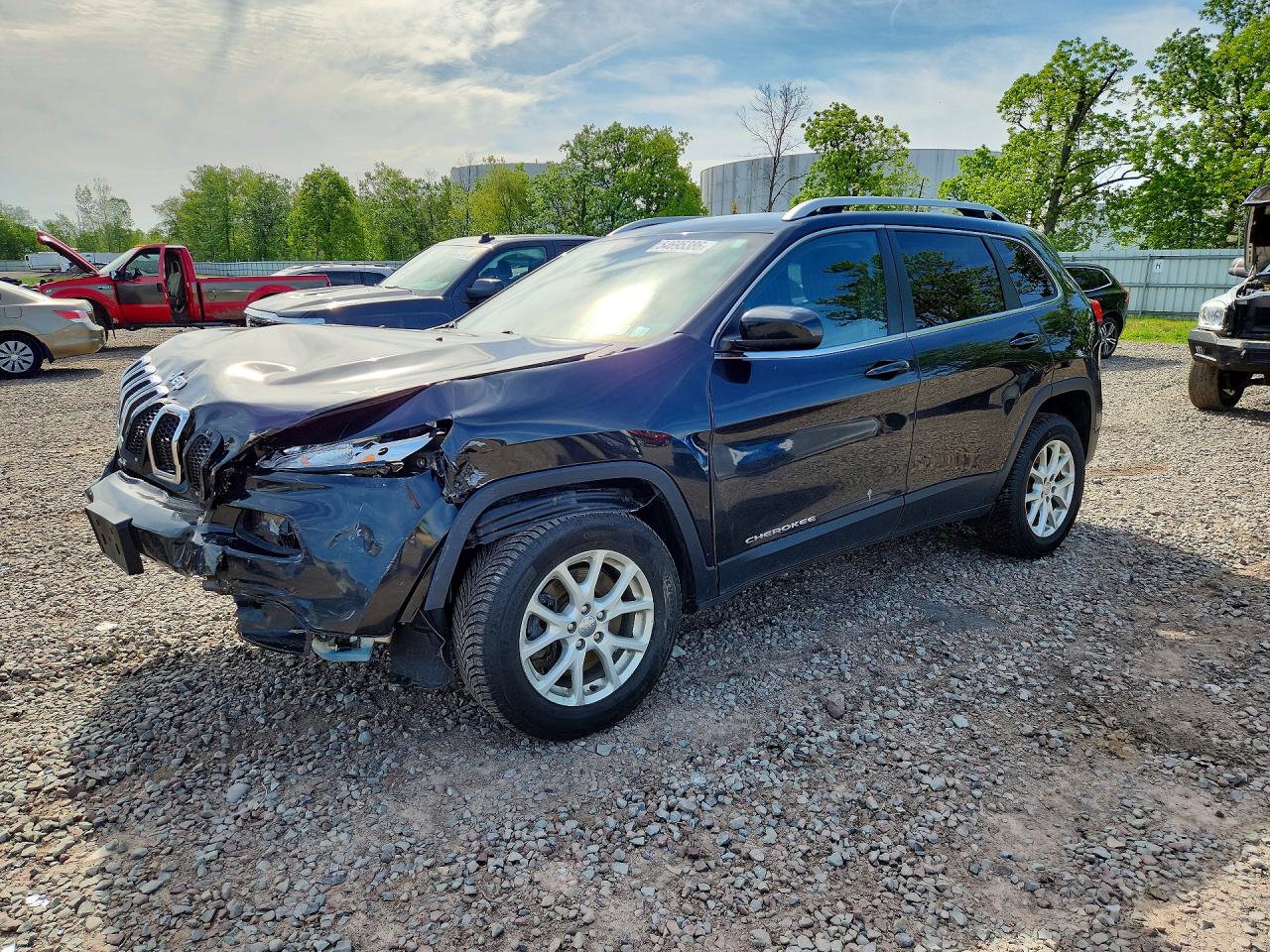 Salvage Jeep Cherokee Image