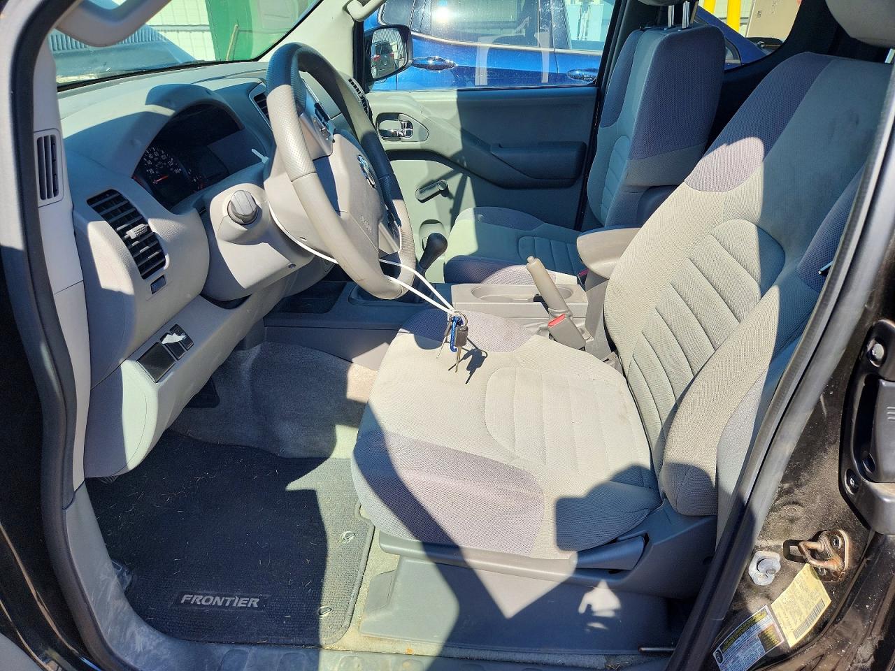 Nissan Frontier S