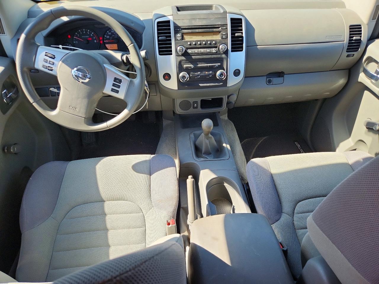 Nissan Frontier S