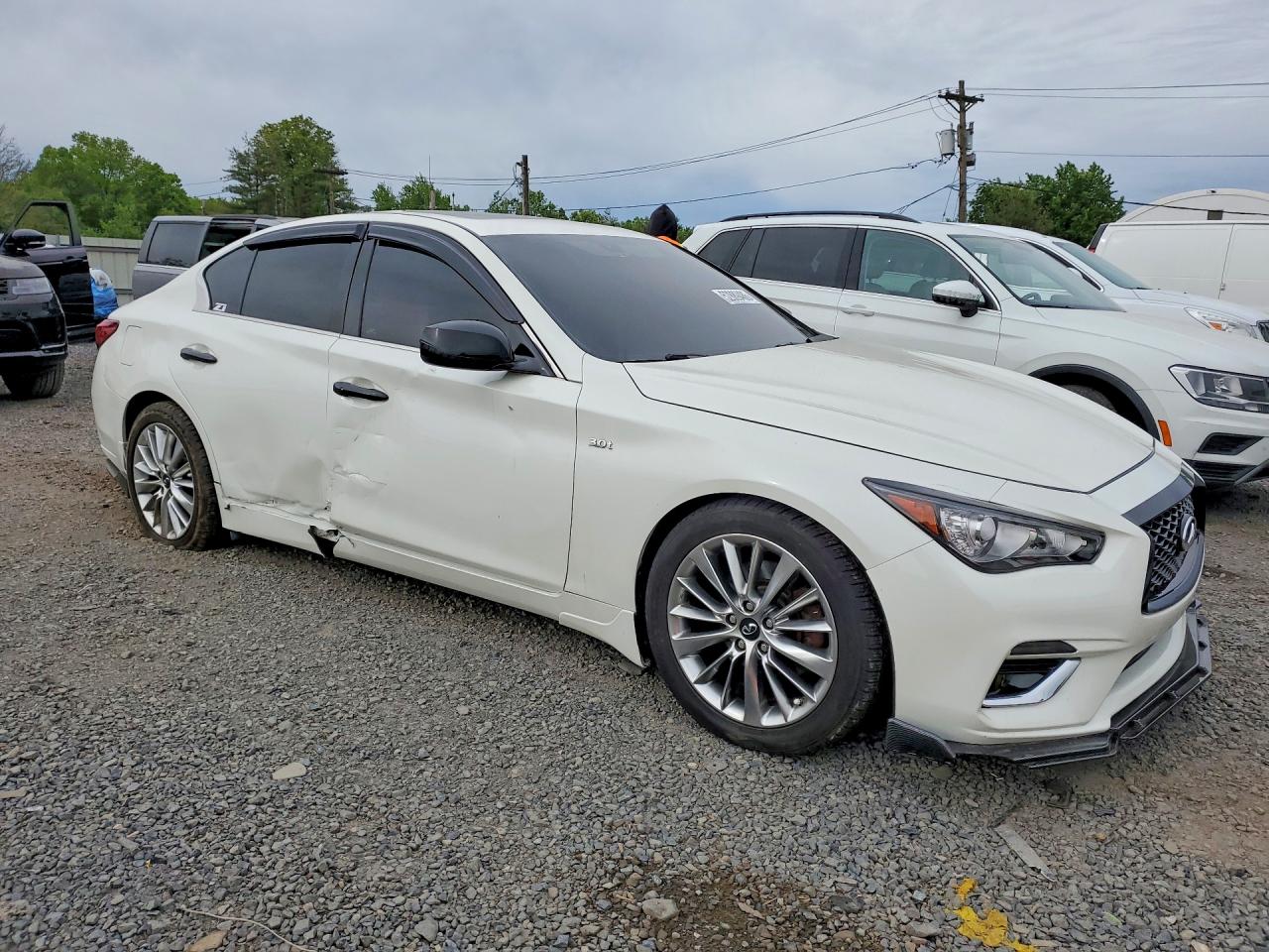INFINITI Q50 3.0t L 3.0t Luxe