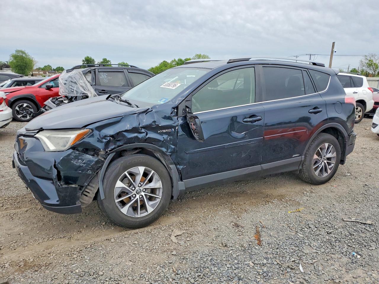 Salvage Toyota RAV4 Image