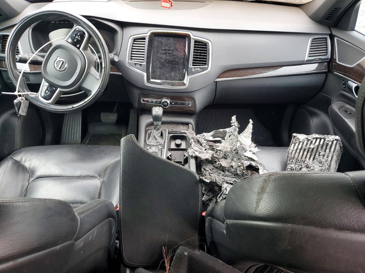 Volvo XC90 T6 Momentum