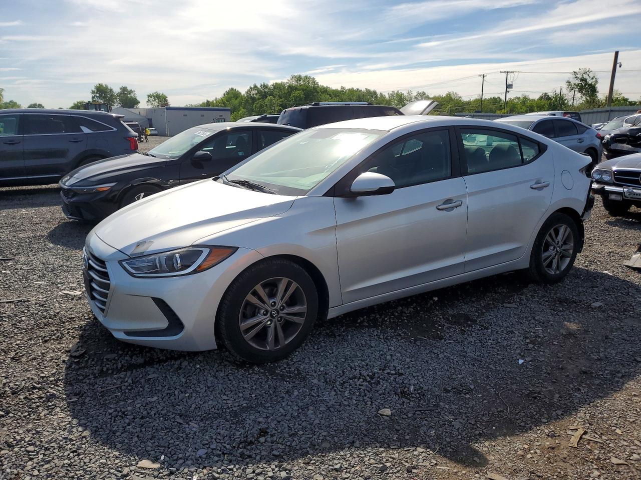 Salvage Hyundai ELANTRA Image