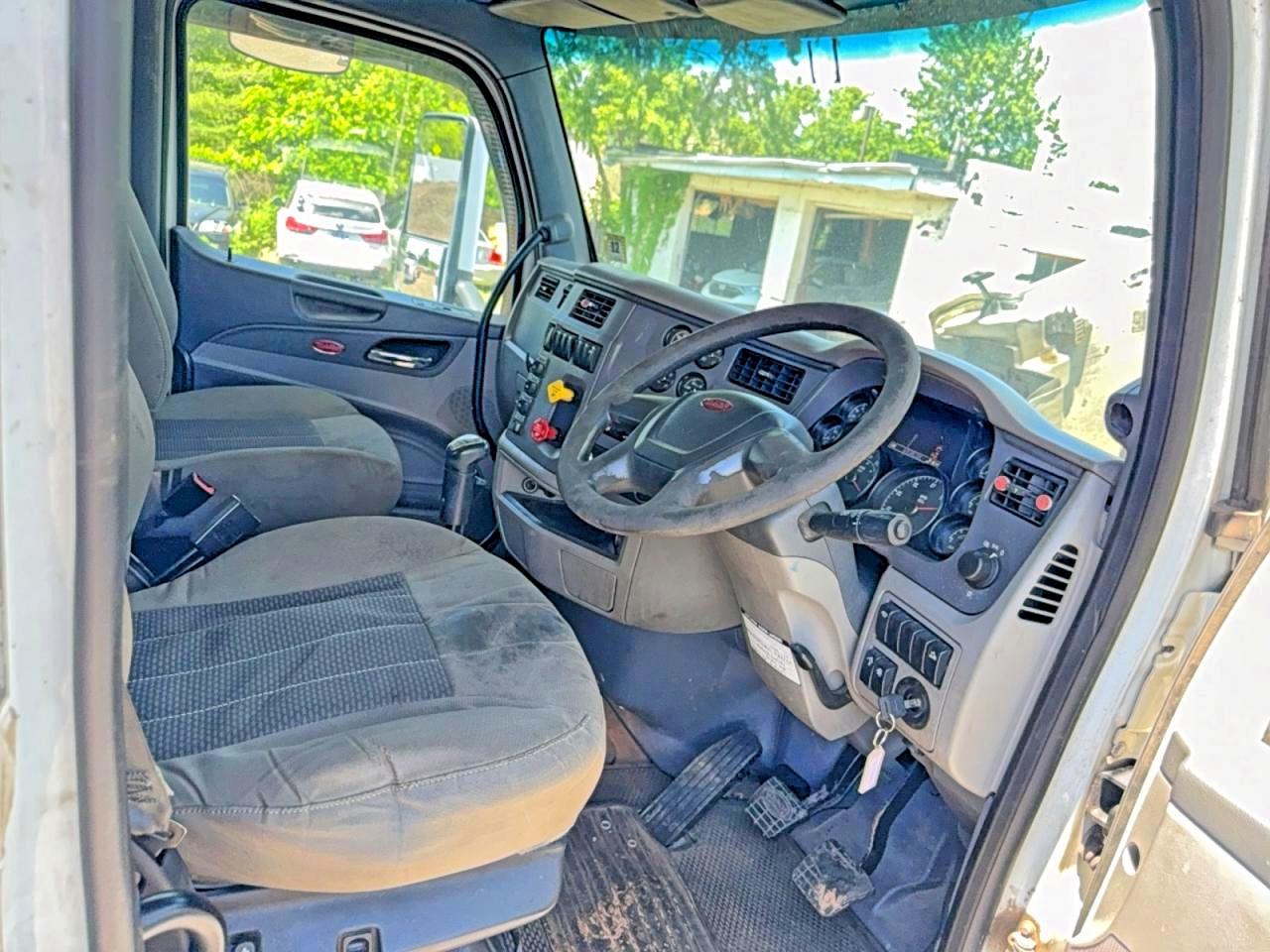 Peterbilt 579