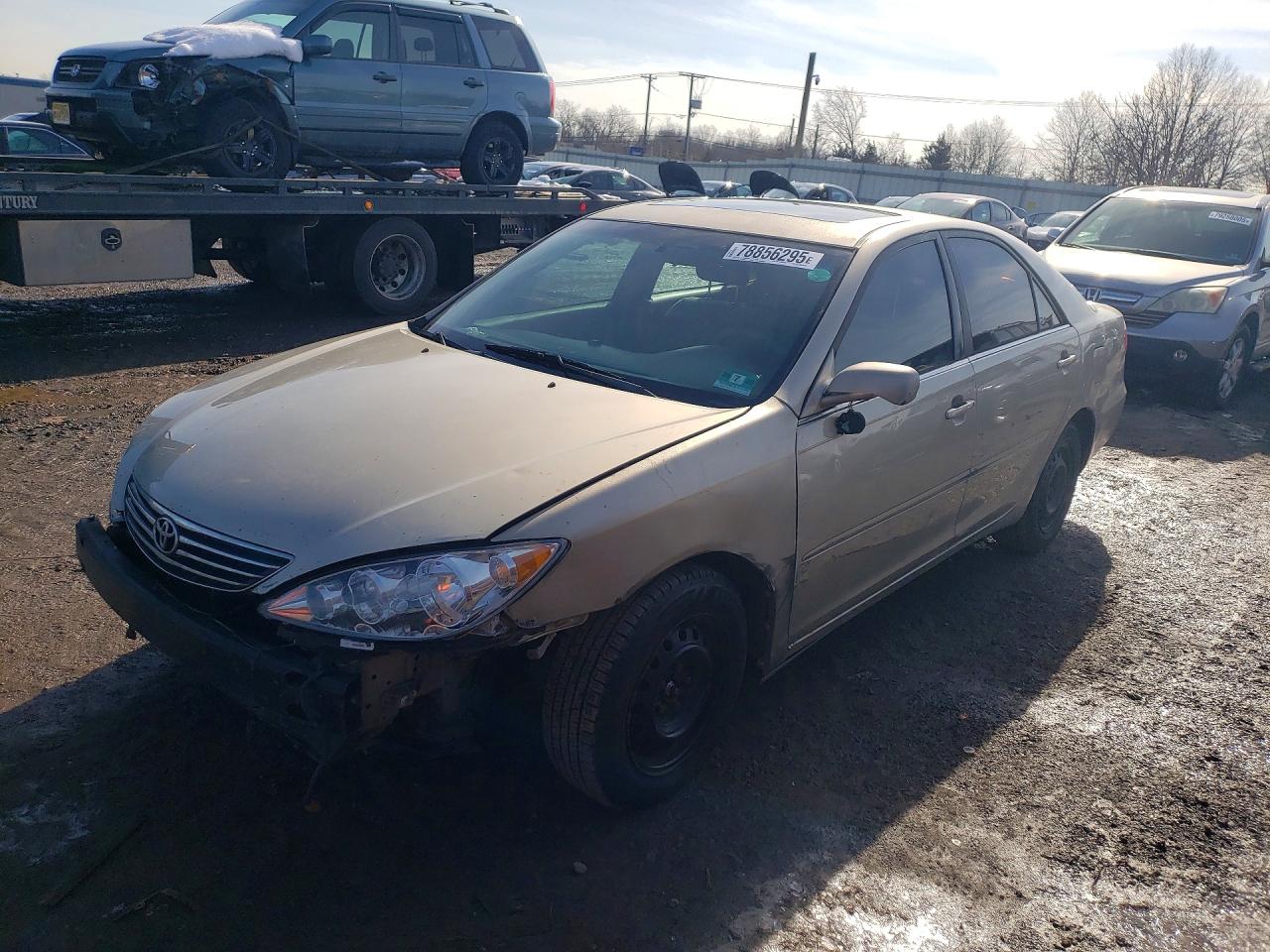 Salvage Toyota Camry Image