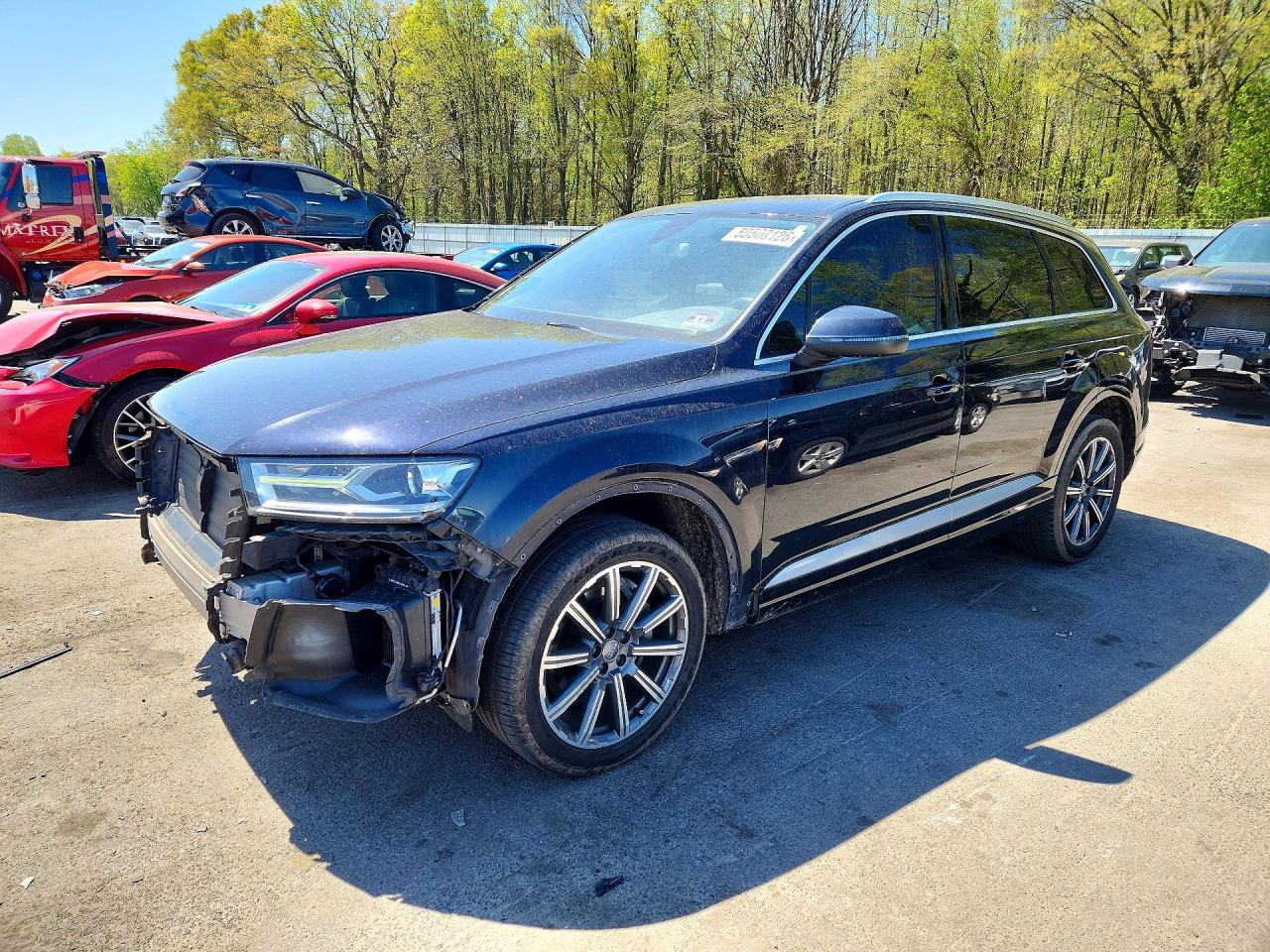 Salvage Audi Q7 Image