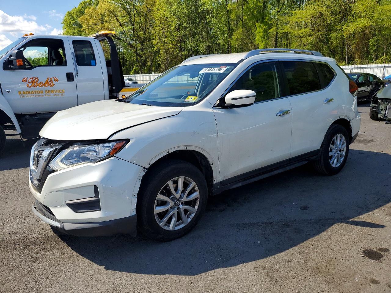 Salvage Nissan Rogue Image
