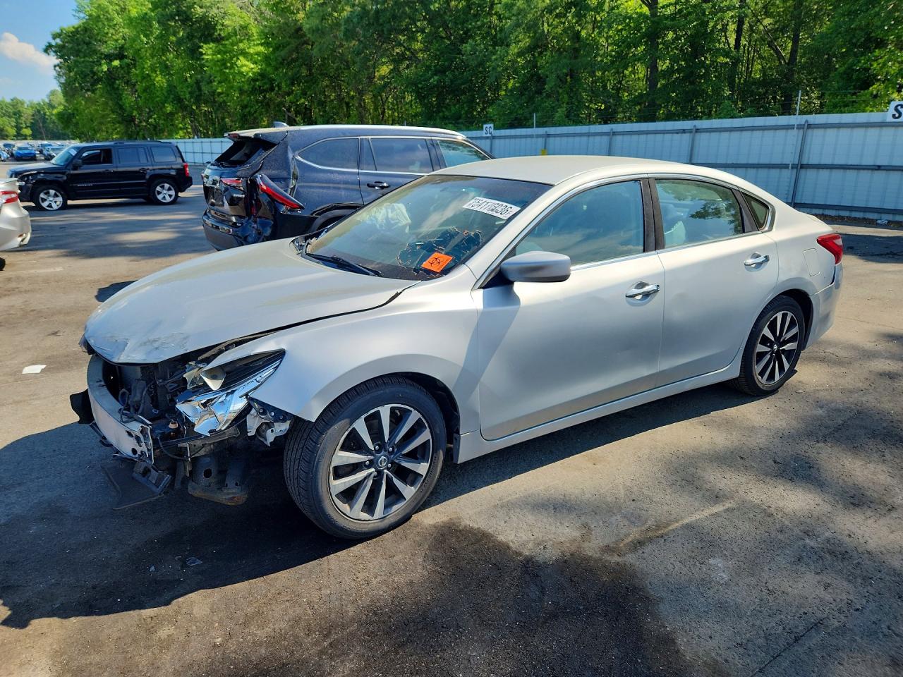 Salvage Nissan Altima Image