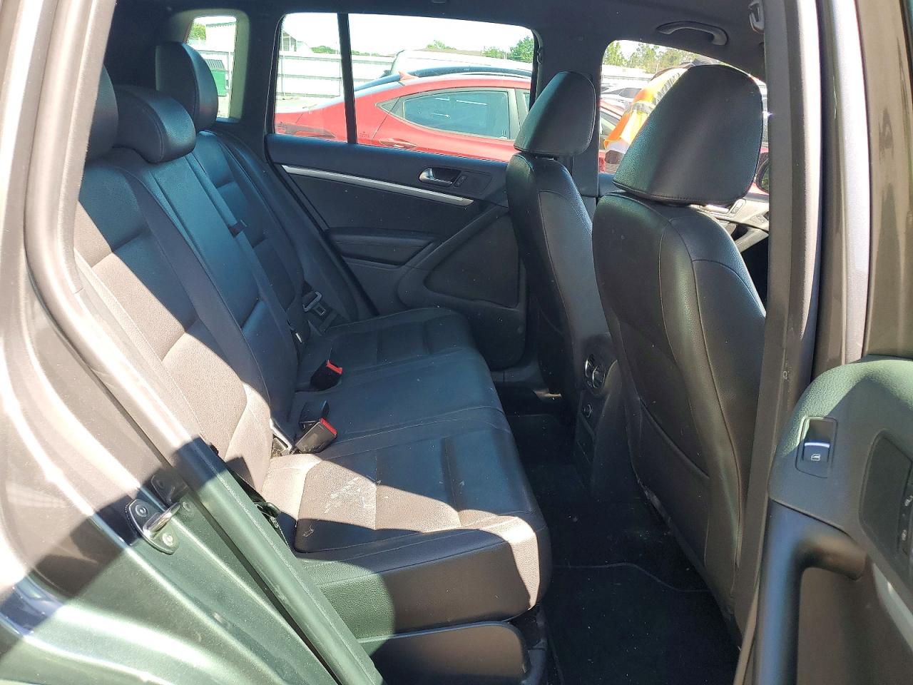 Volkswagen Tiguan S