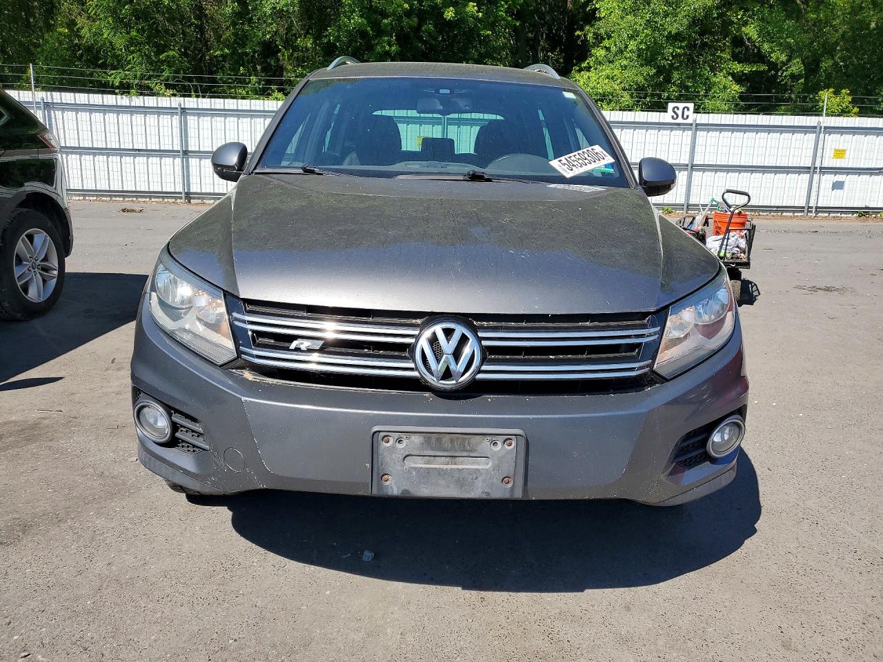 Volkswagen Tiguan S