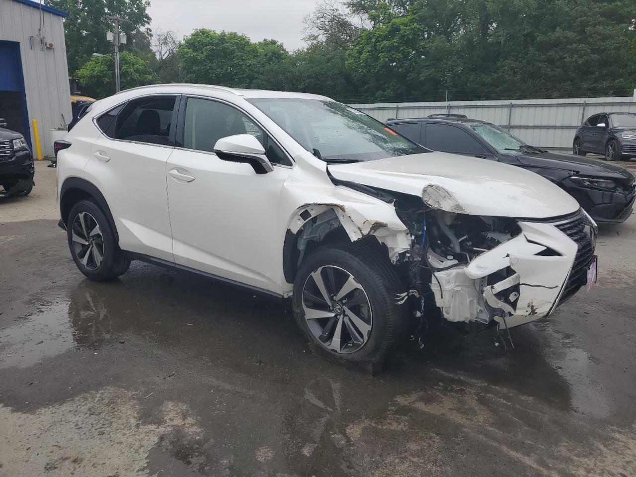 Lexus NX Base