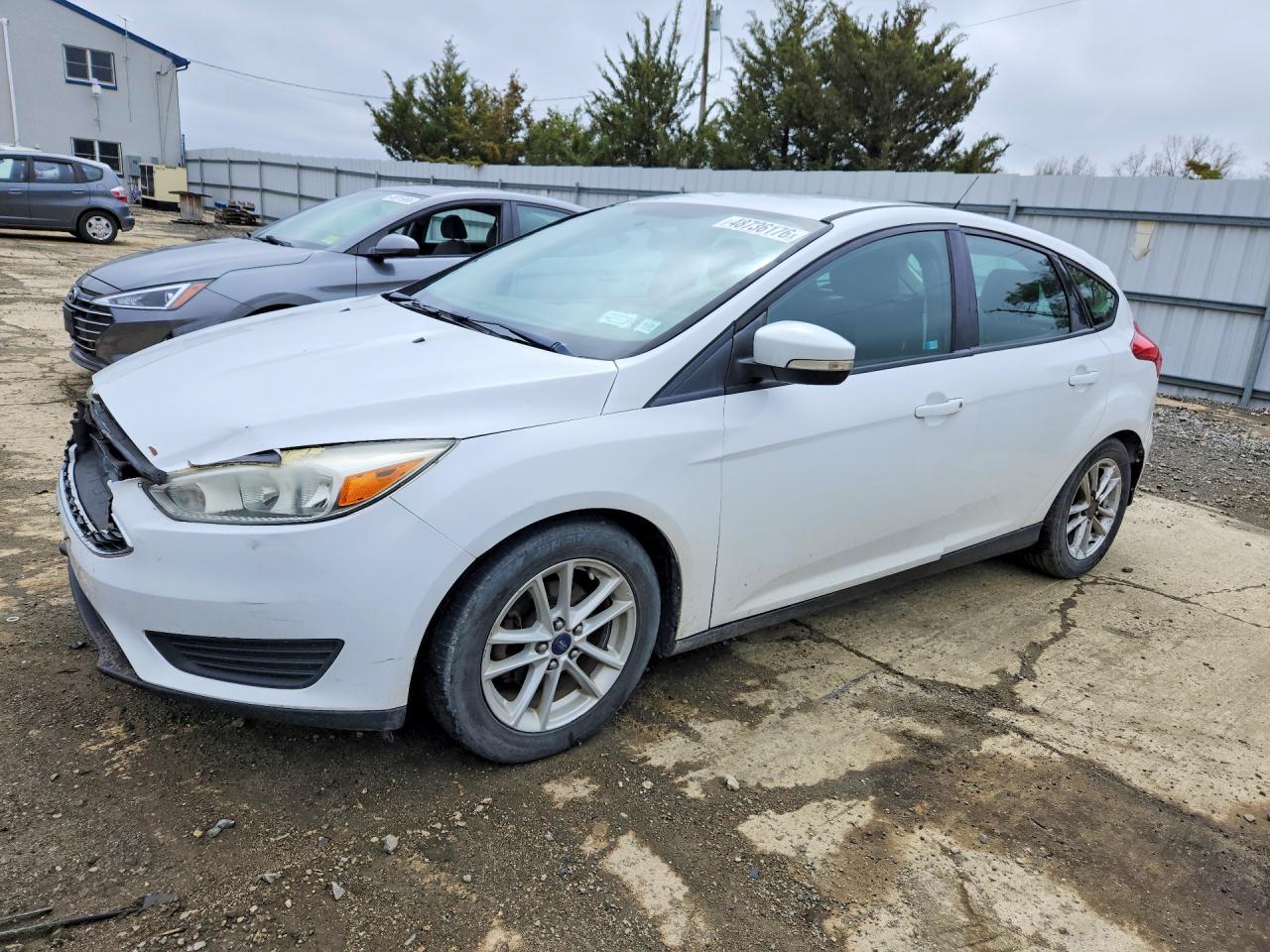 Salvage Ford Focus Image