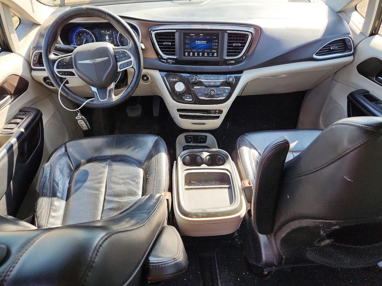 Chrysler Pacifica Touring L