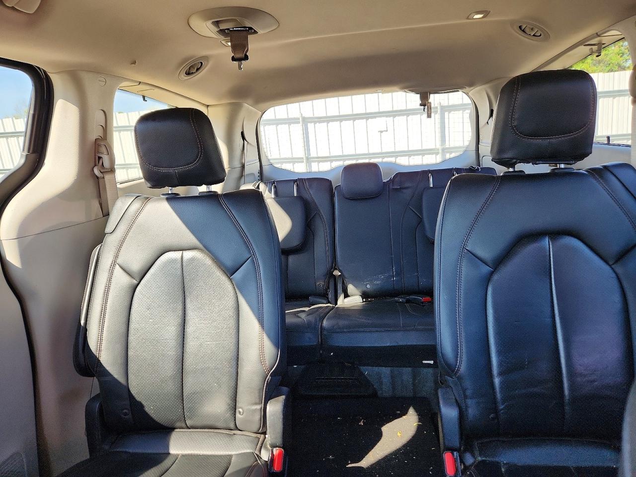 Chrysler Pacifica Touring L