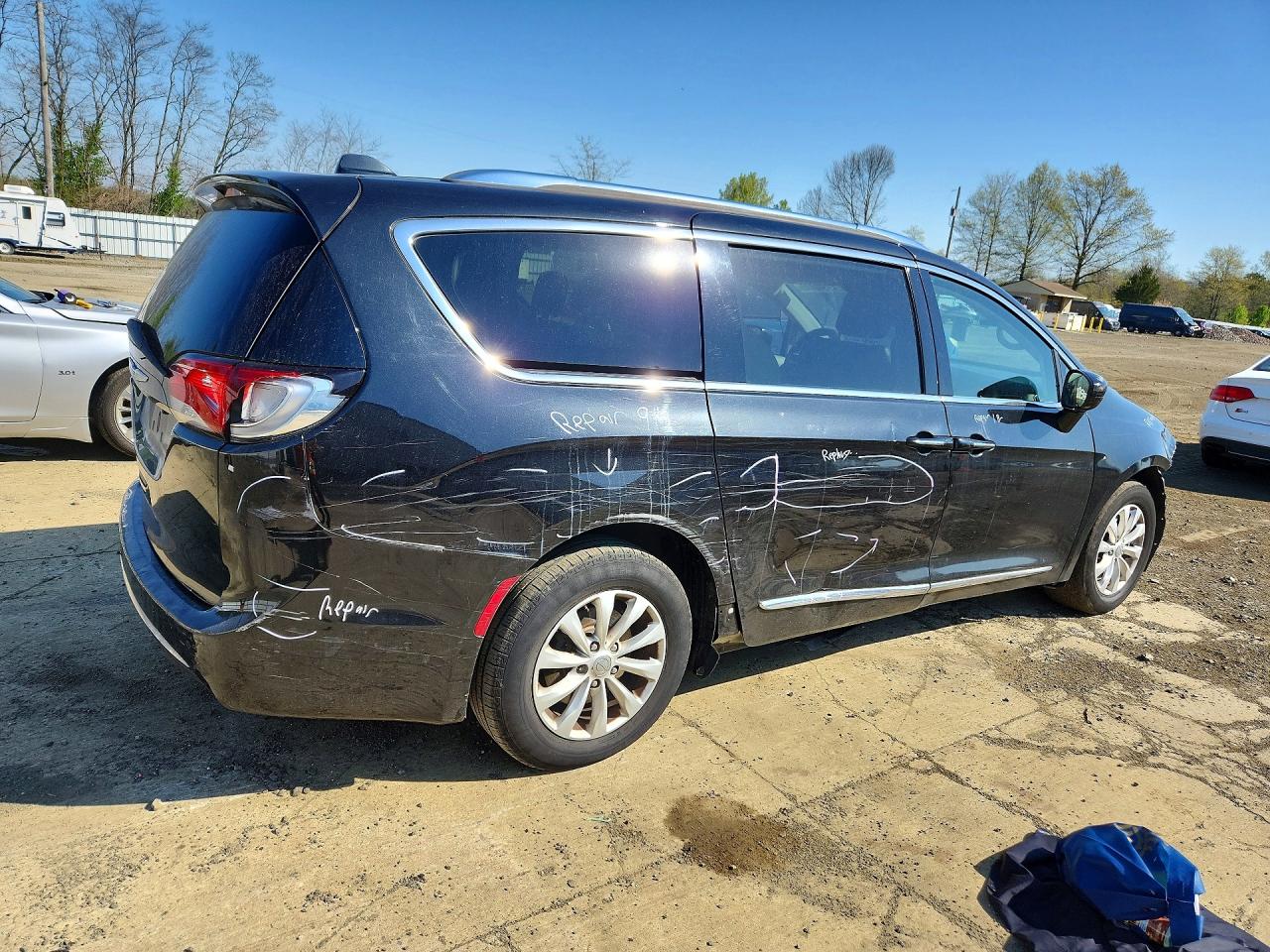 Chrysler Pacifica Touring L