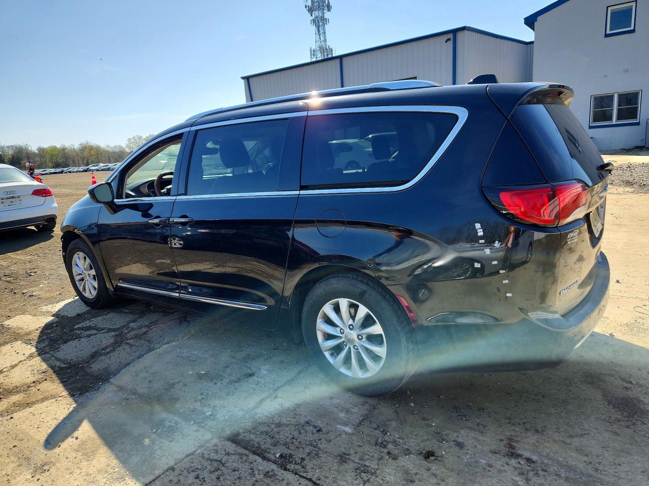 Chrysler Pacifica Touring L
