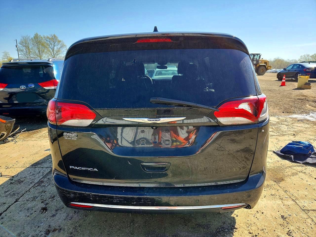 Chrysler Pacifica Touring L