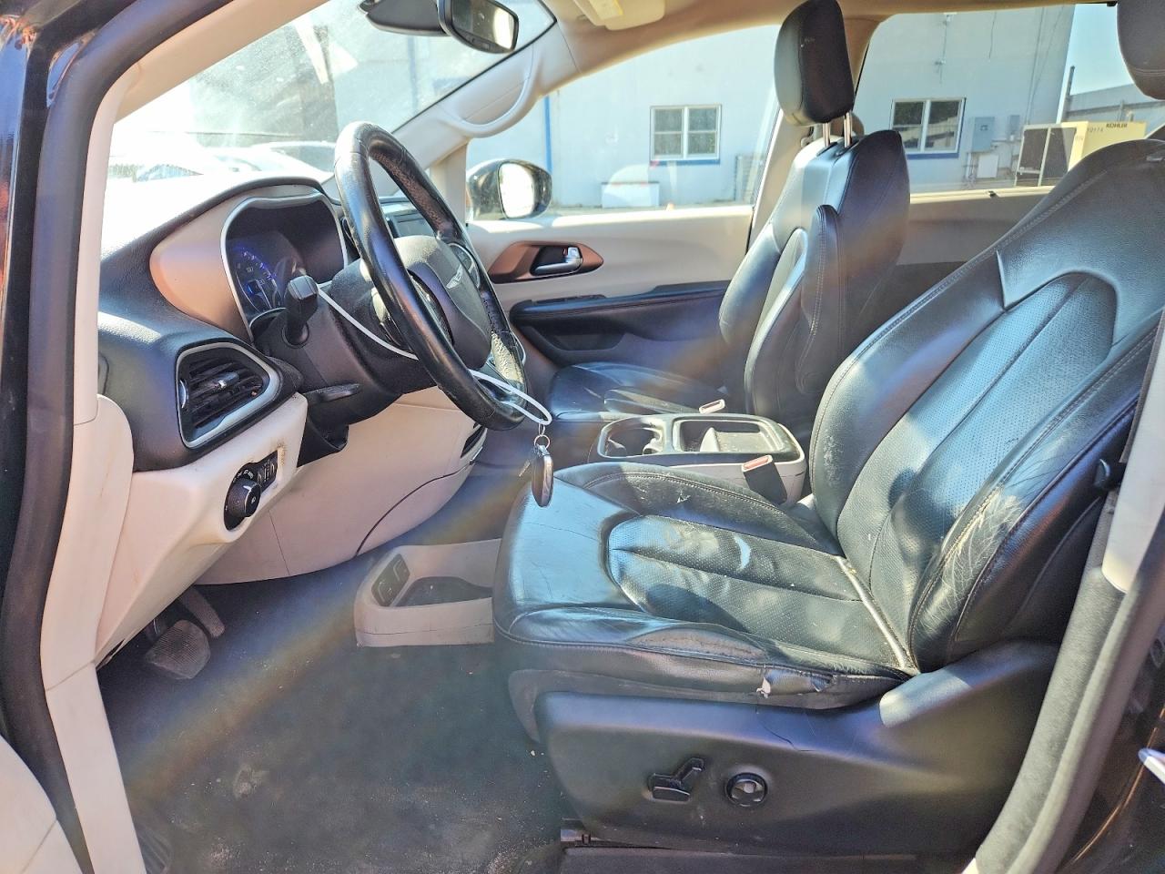 Chrysler Pacifica Touring L