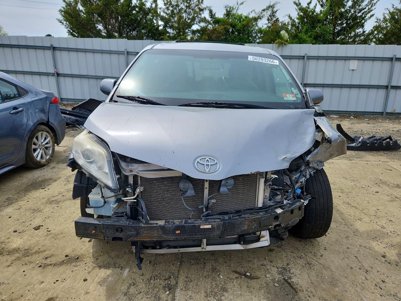 Toyota Sienna Le