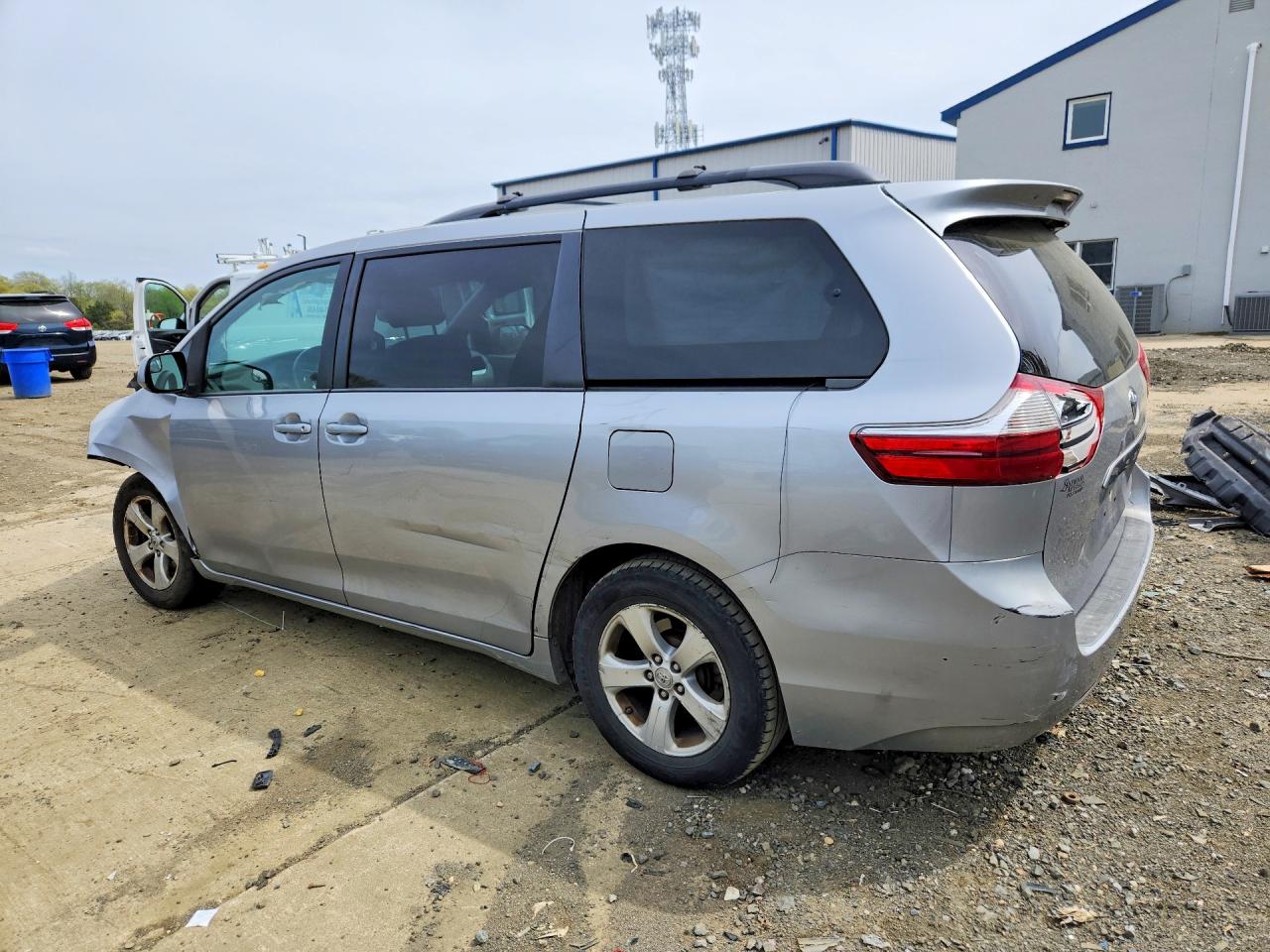 Toyota Sienna Le