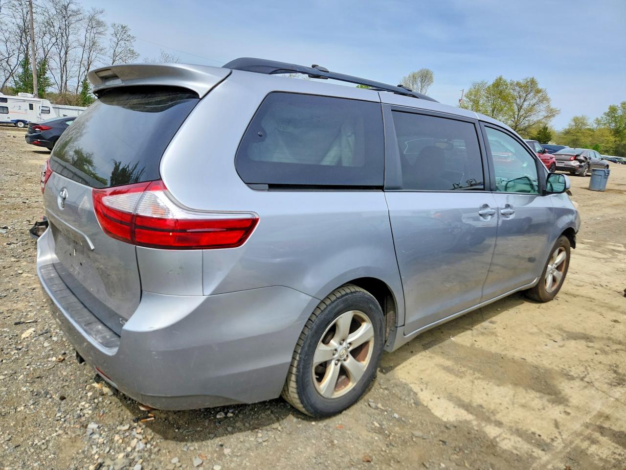 Toyota Sienna Le