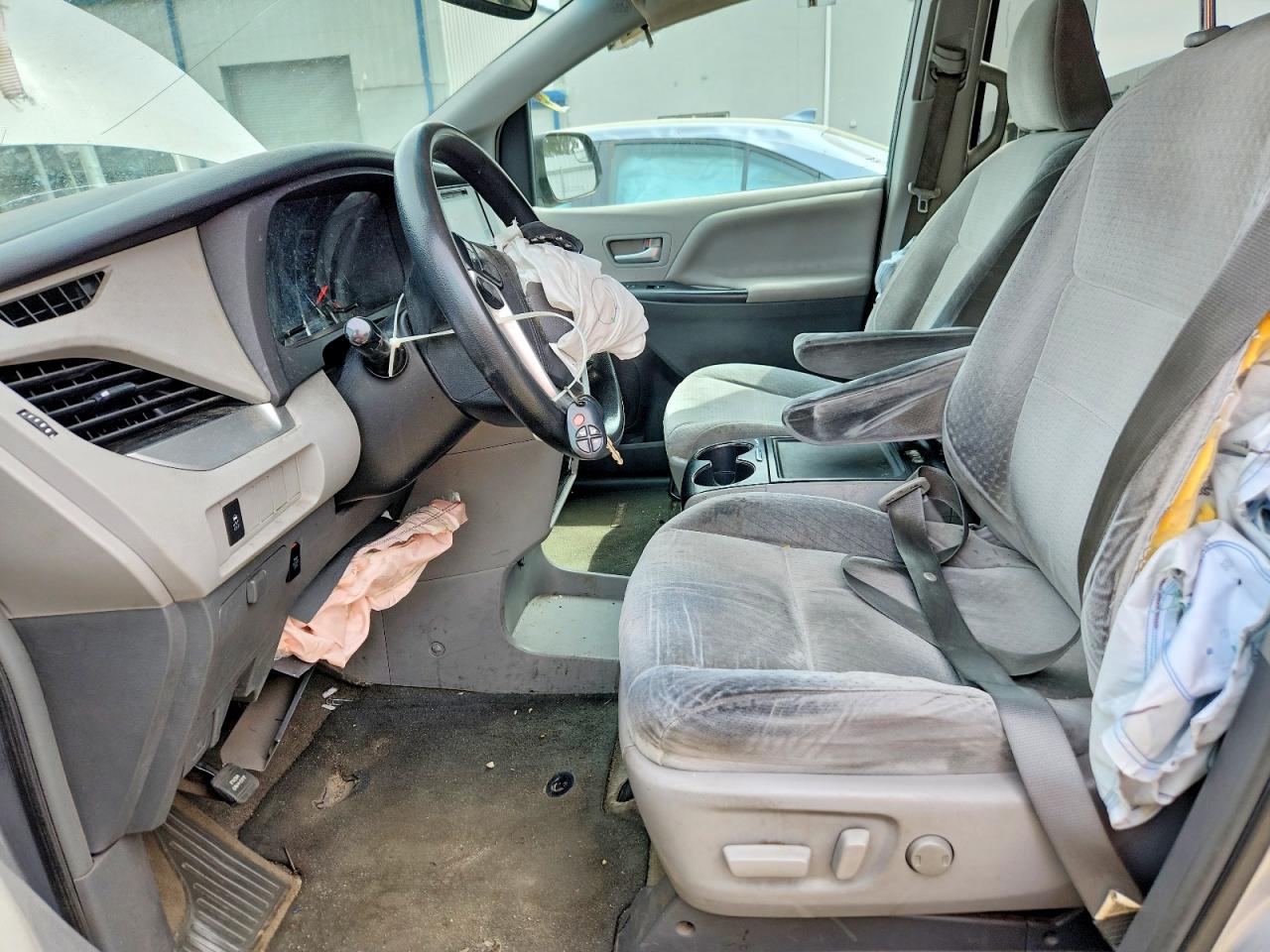 Toyota Sienna Le