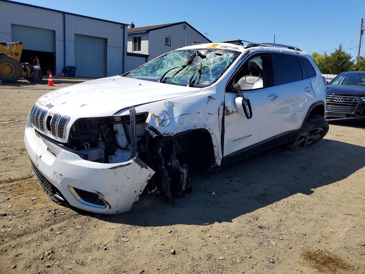 Salvage Jeep Cherokee Image