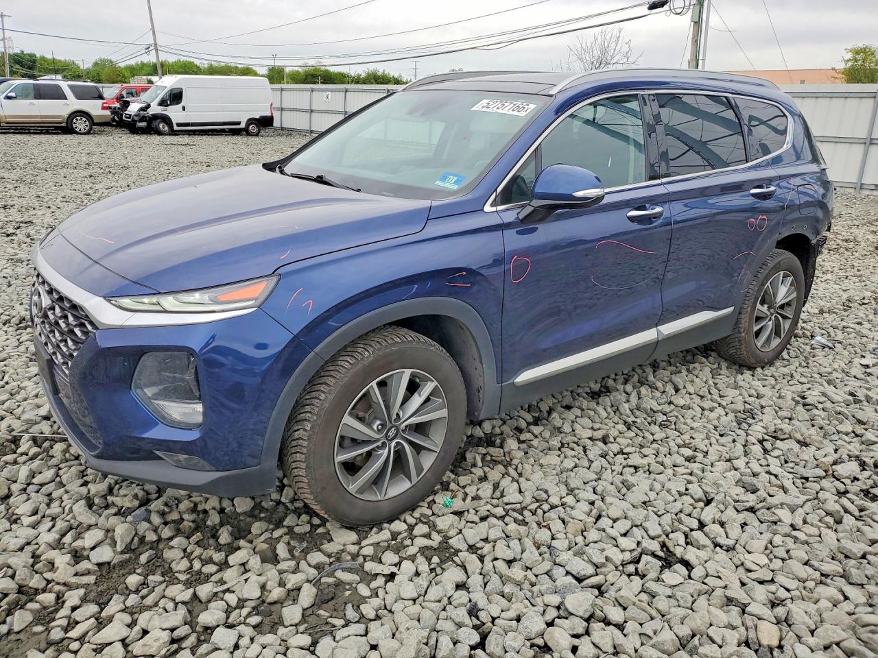 Salvage Hyundai SANTA FE Image