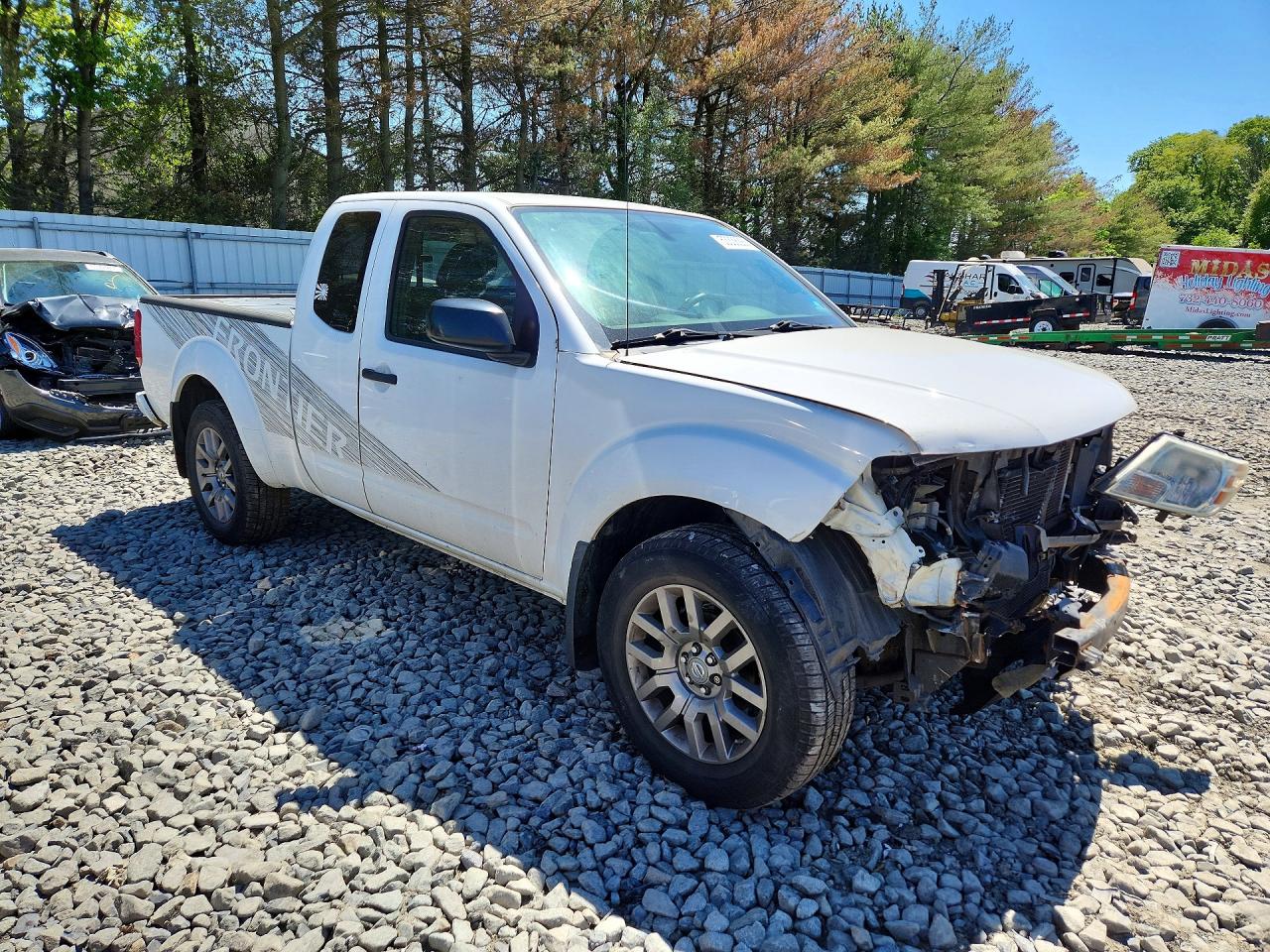 Nissan Frontier Sv V6