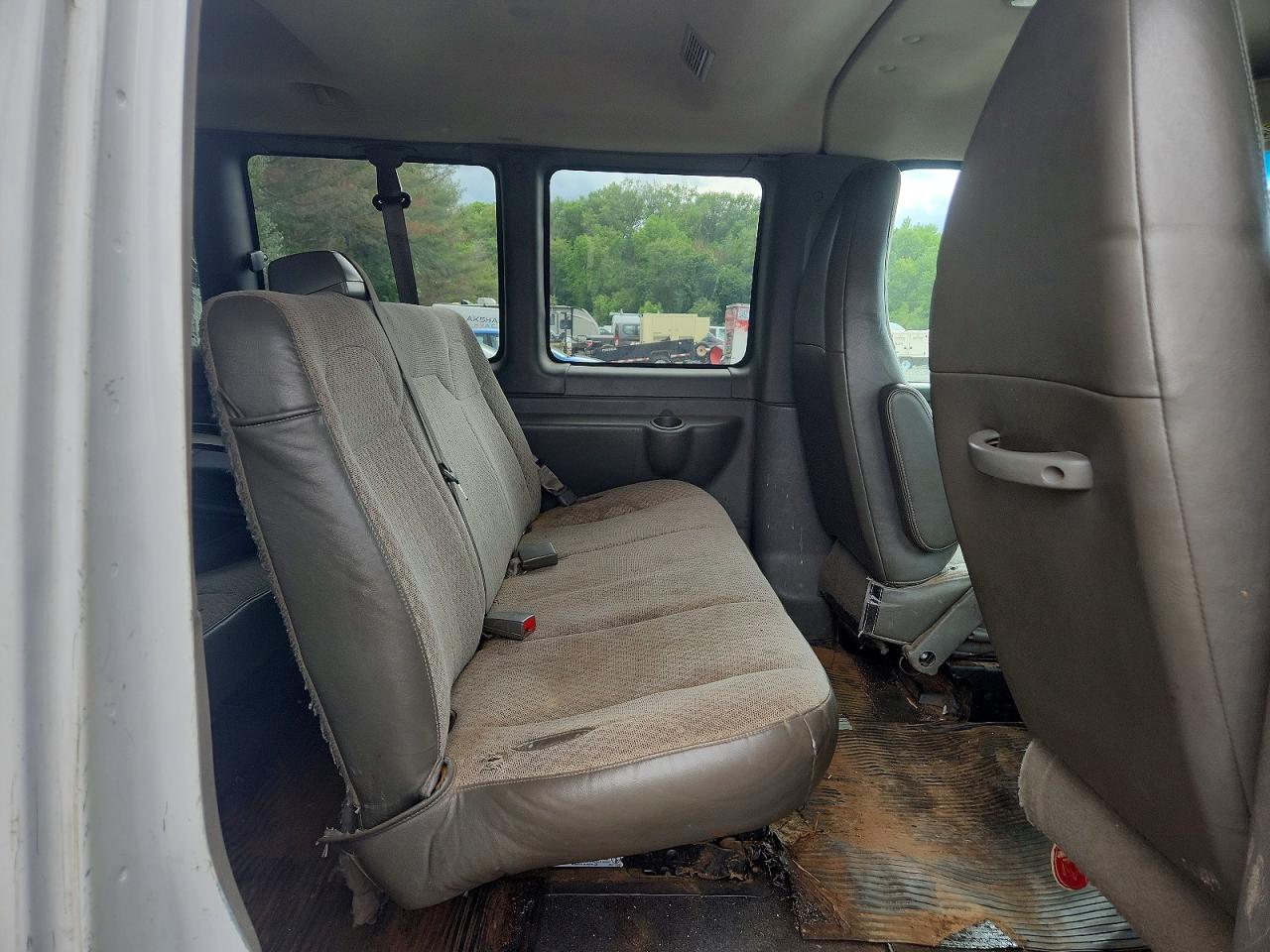Chevrolet Express Lt