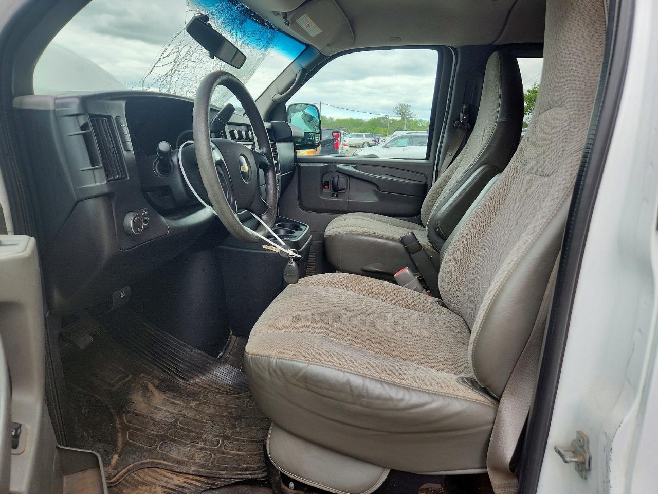 Chevrolet Express Lt