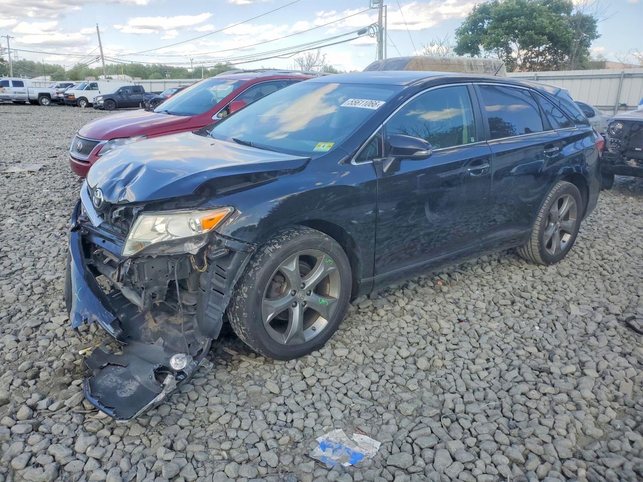 Salvage Toyota Venza Image