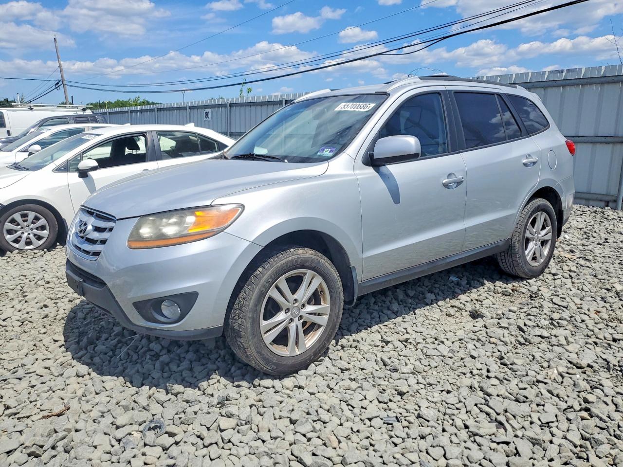 Salvage Hyundai SANTA FE Image