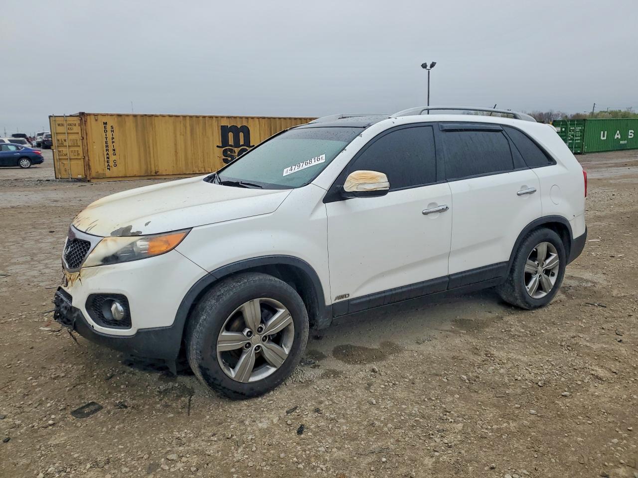 Salvage Kia Sorento Image