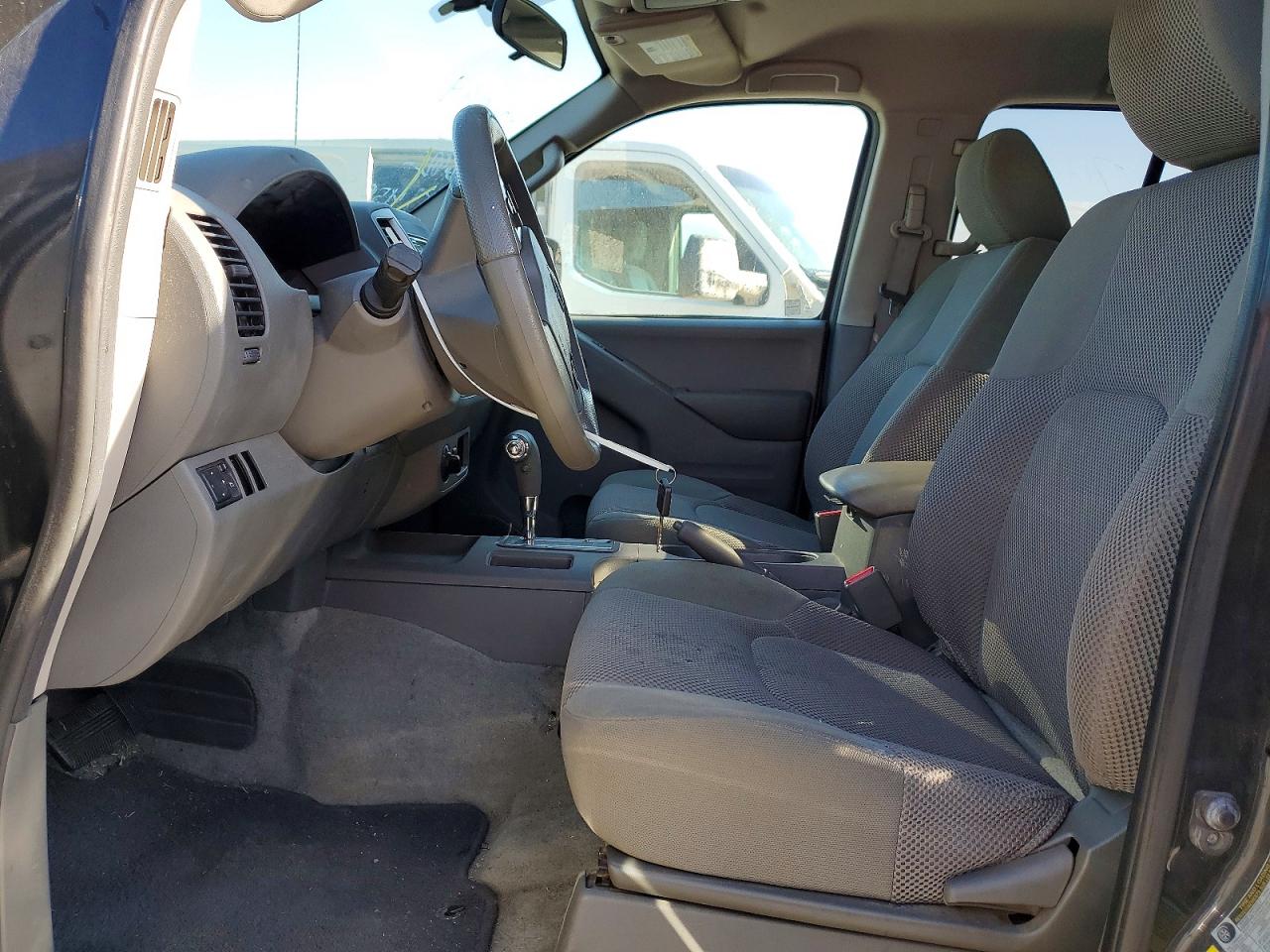 Nissan Frontier Sv