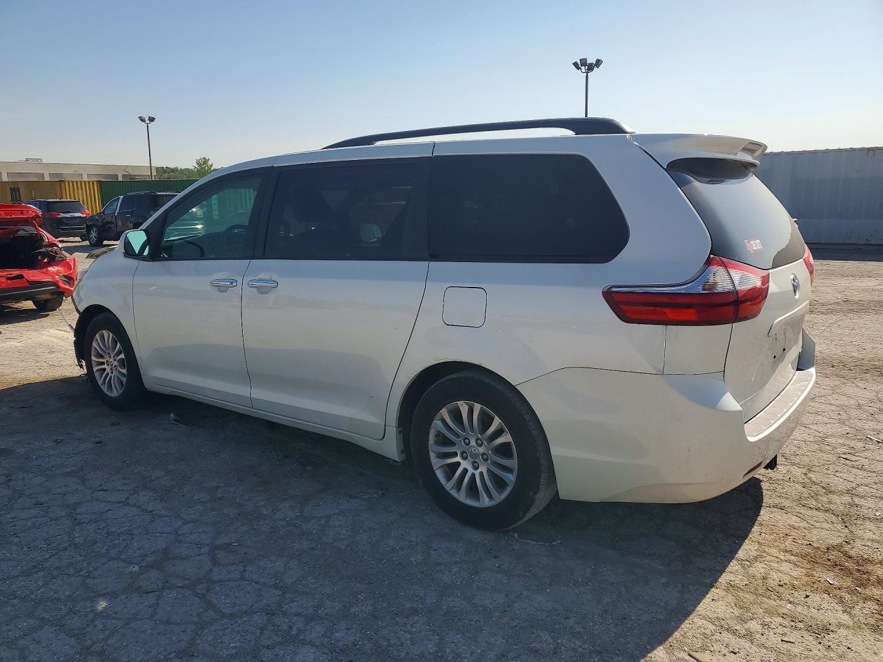 Toyota Sienna Xle 8-passenger