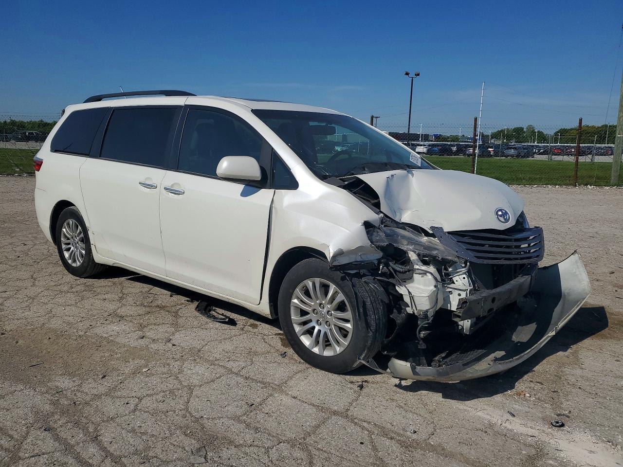 Toyota Sienna Xle 8-passenger